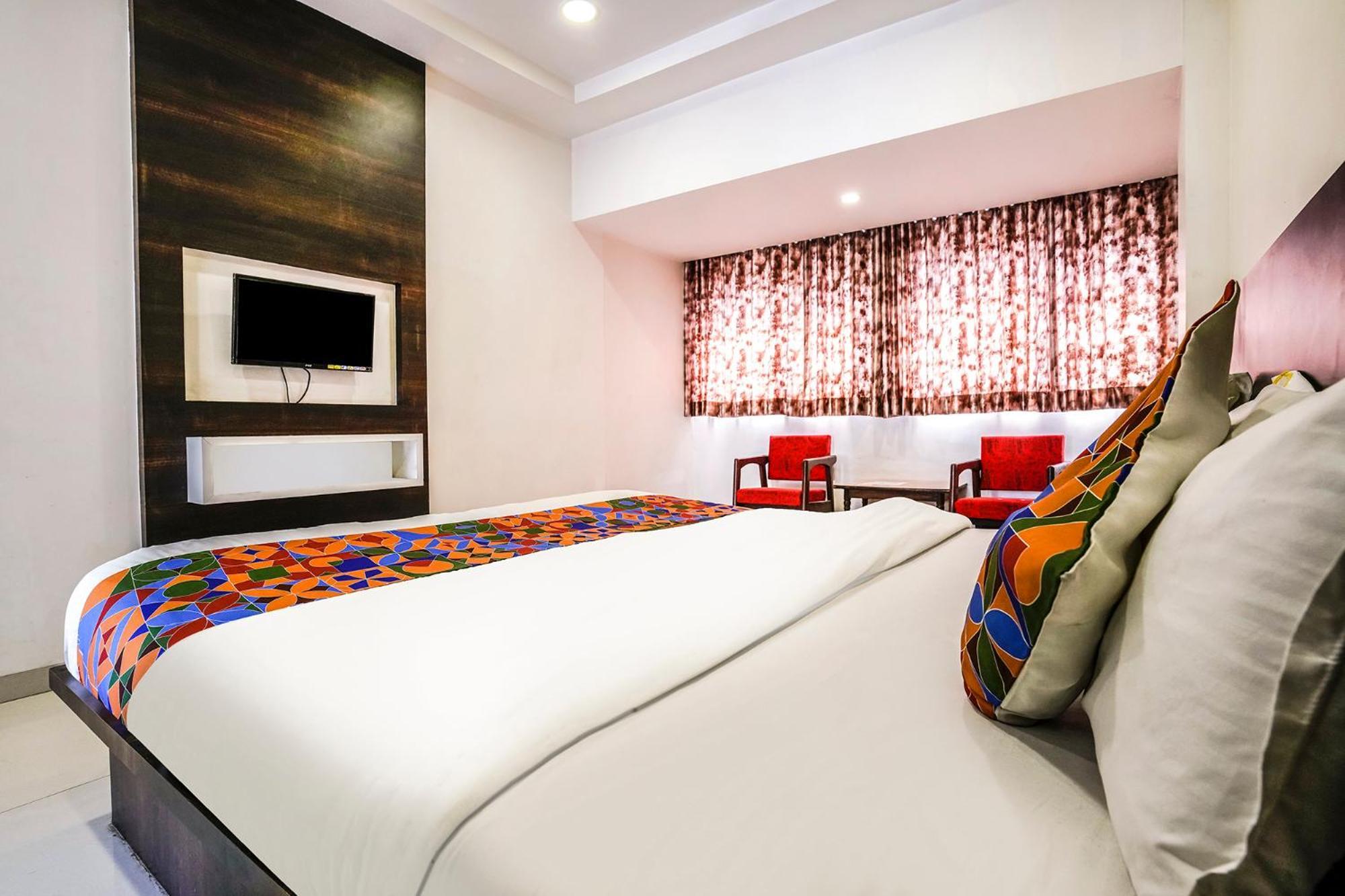 Hotel Fabexpress Raj Tourist Nashik Exterior foto